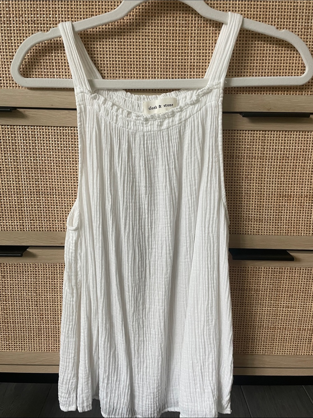 Anthropologie cloth & stone White Textured Cotton Sleeveless Camisole